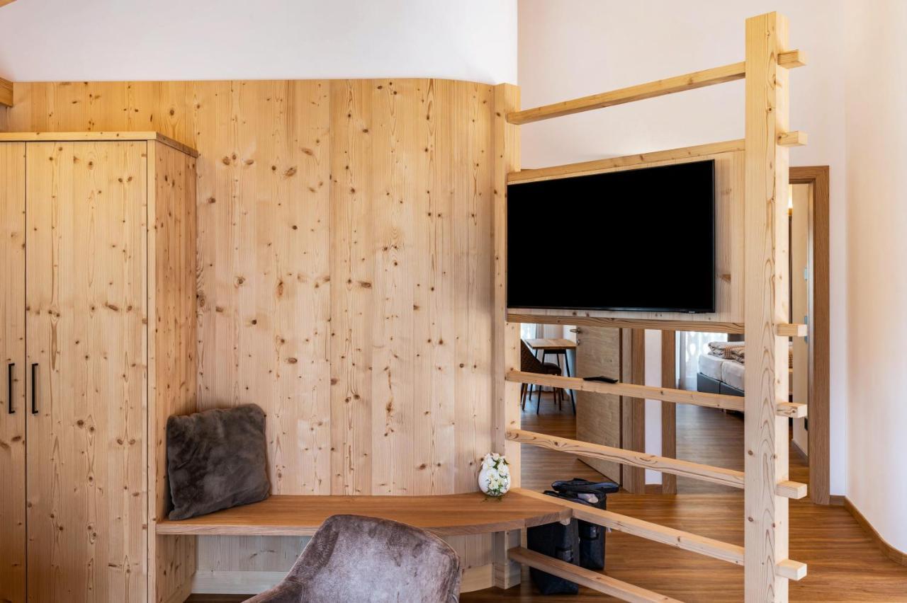 Les Ciases Chalets Dolomites Apt 3 San Vigilio Di Marebbe Exterior foto